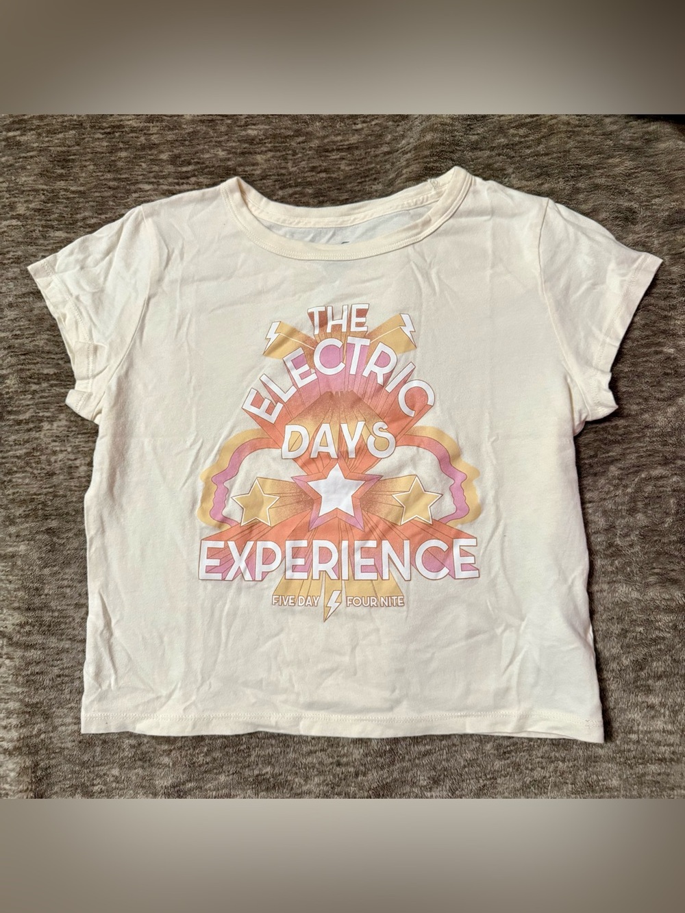 Hollister Co. Cream Cropped Top with Graphic Lettering and Star Design S